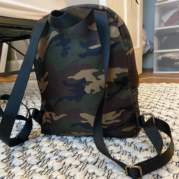 Camo Rampage Backpack - Picture 3 of 6